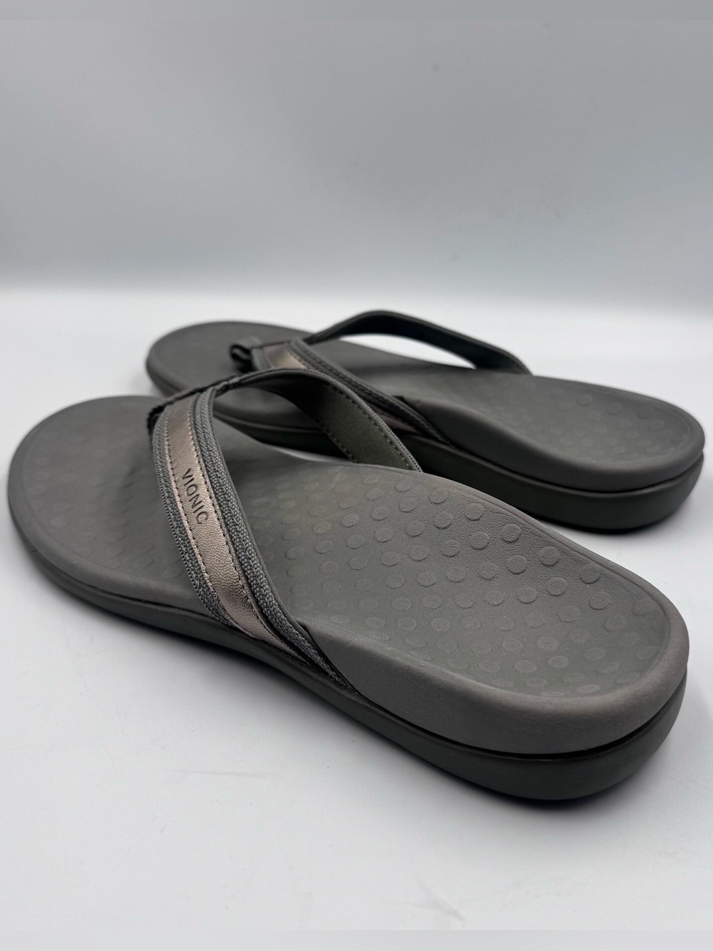 Vionic Tide Orthotic Flip Flops Gray Metallic Rose Gold Sandals Womens Size 9